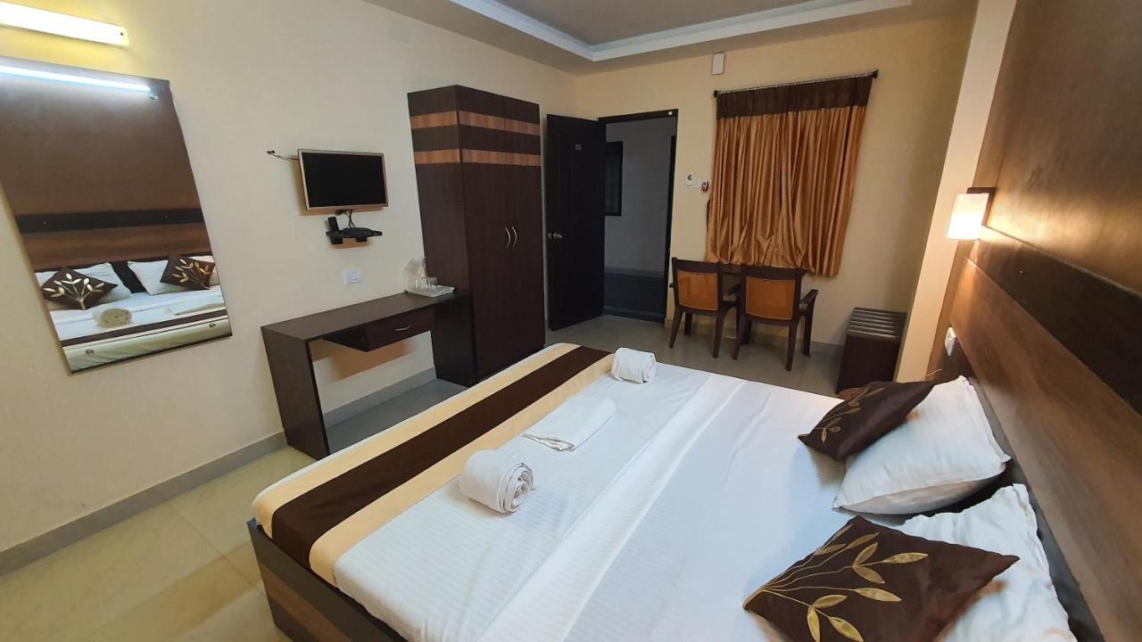 S4 Residency Hotel Ченай Екстериор снимка