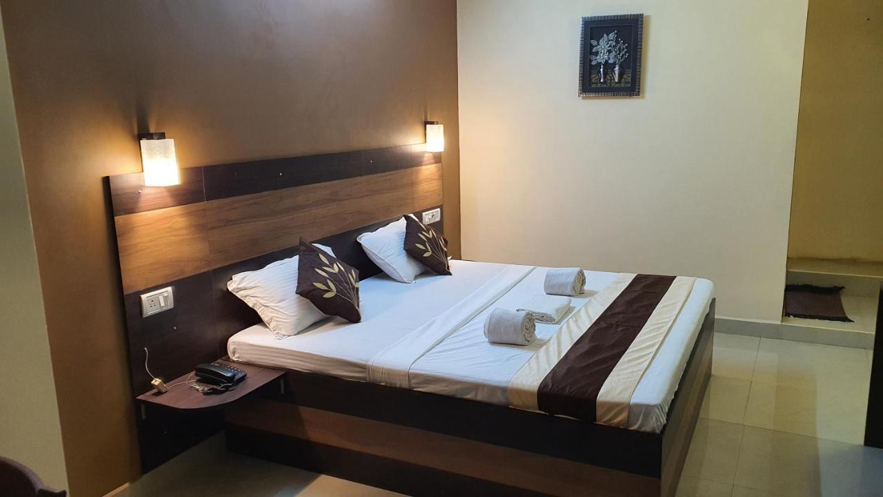 S4 Residency Hotel Ченай Екстериор снимка