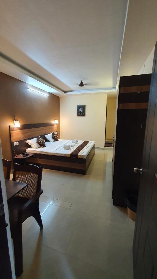 S4 Residency Hotel Ченай Екстериор снимка