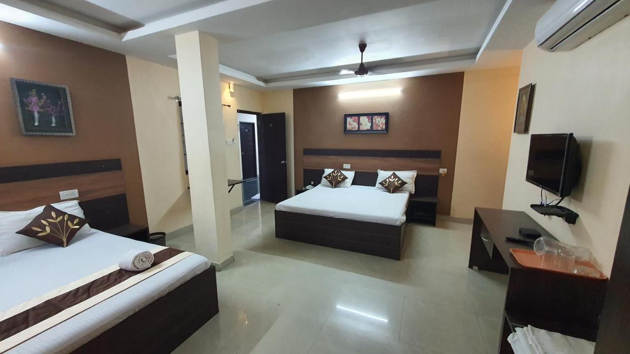 S4 Residency Hotel Ченай Екстериор снимка