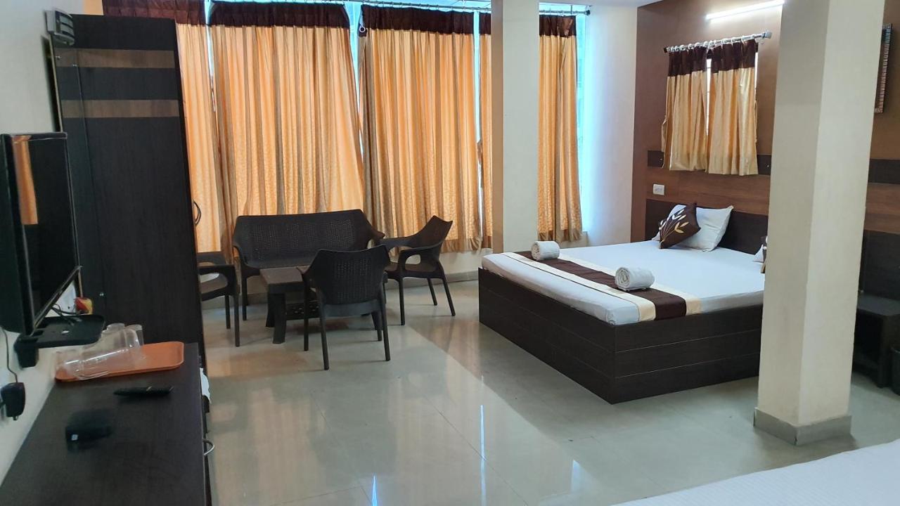 S4 Residency Hotel Ченай Екстериор снимка