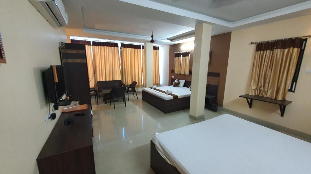 S4 Residency Hotel Ченай Екстериор снимка