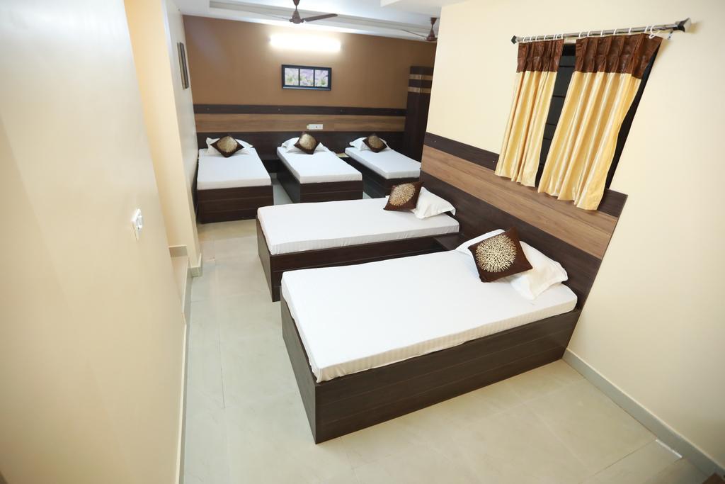 S4 Residency Hotel Ченай Екстериор снимка